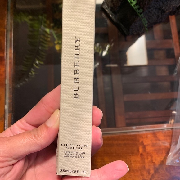 AUTHENTIC BURBERRY N.49 light crimson lip velvet crush - Picture 2 of 8